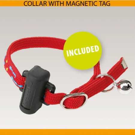 aspro-portaki-pou-anoigokleinei-gia-skilo-gata-ferplast-swing-magnetic-7-collar-and-tag