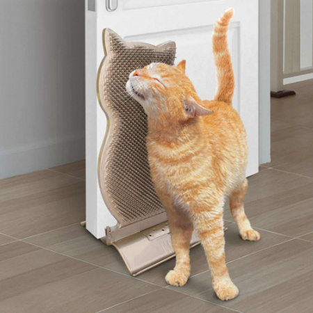 Βούρτσα γάτας ειδικά σχεδιασμένη για να στηρίζεται στις πόρτες του σπιτιού - Kong Connects Kitty Comber